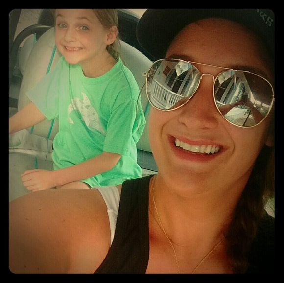 Hey! I'm Megan π  - Picture 1 of 3